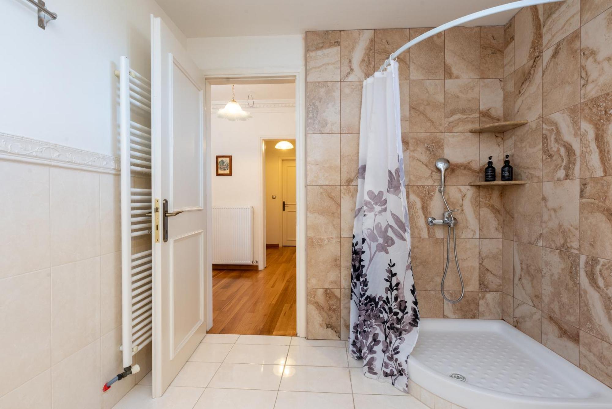 Christina'S Twin Palm Trees House Apartamento Agria Exterior foto
